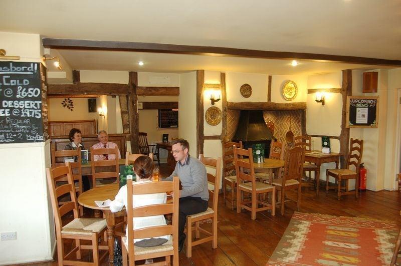 Kings Court Hotel Альчестер Экстерьер фото