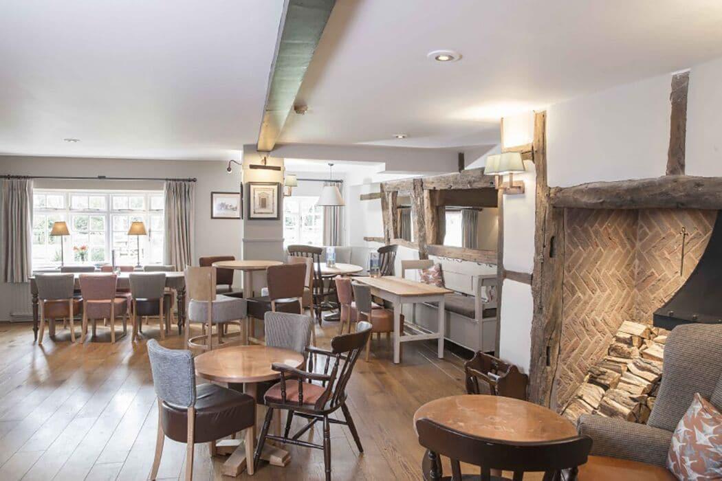 Kings Court Hotel Альчестер Экстерьер фото
