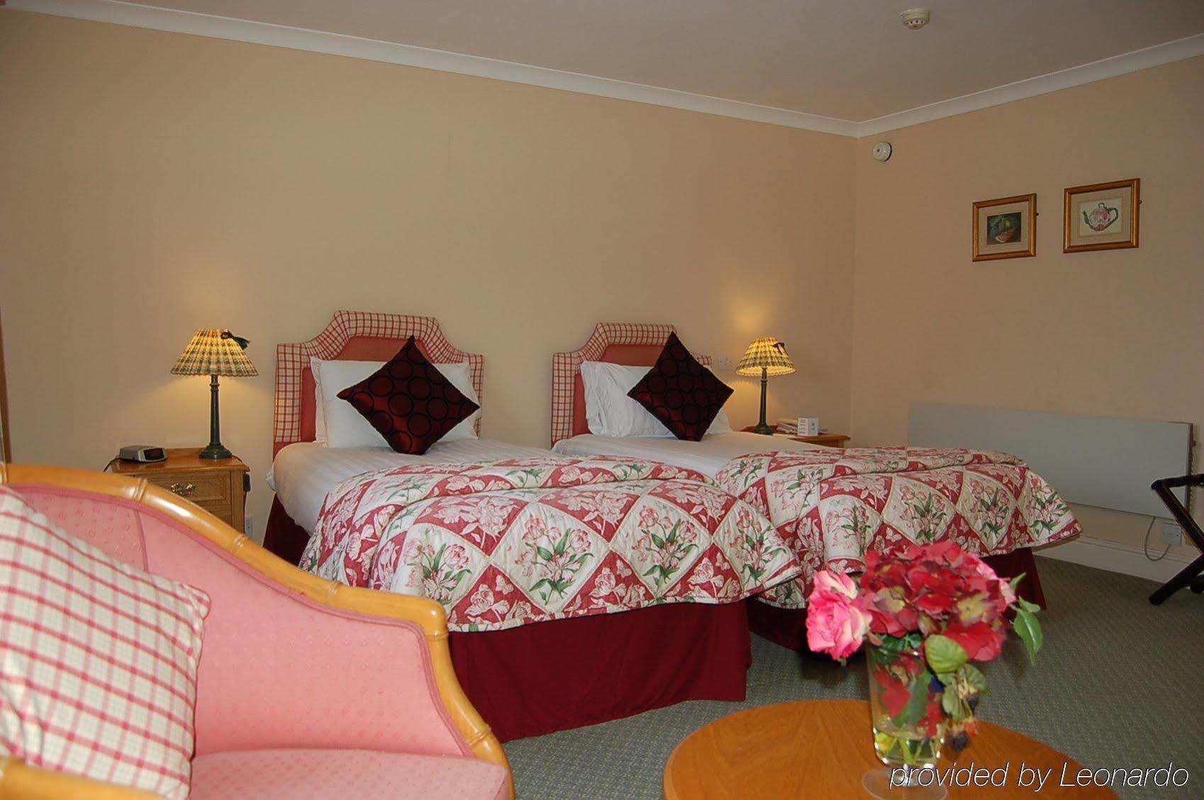 Kings Court Hotel Альчестер Экстерьер фото